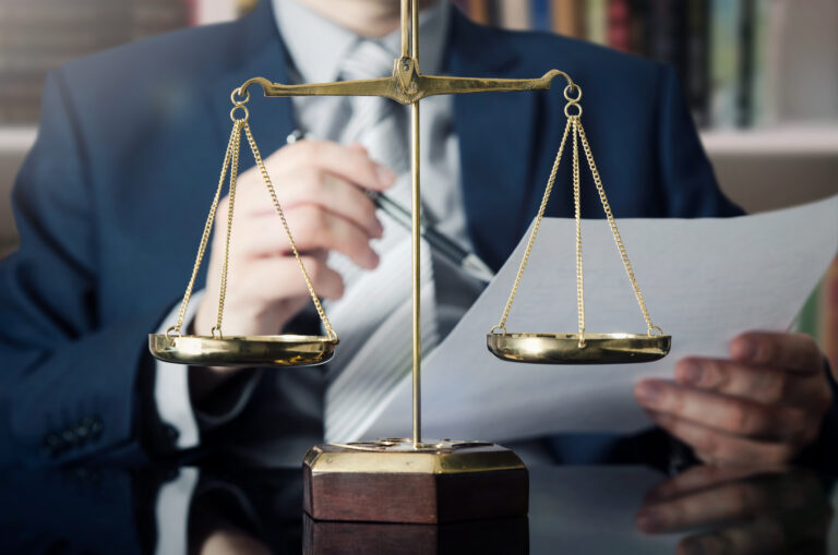 Top 5 Qualities Of A Litigation Lawyer